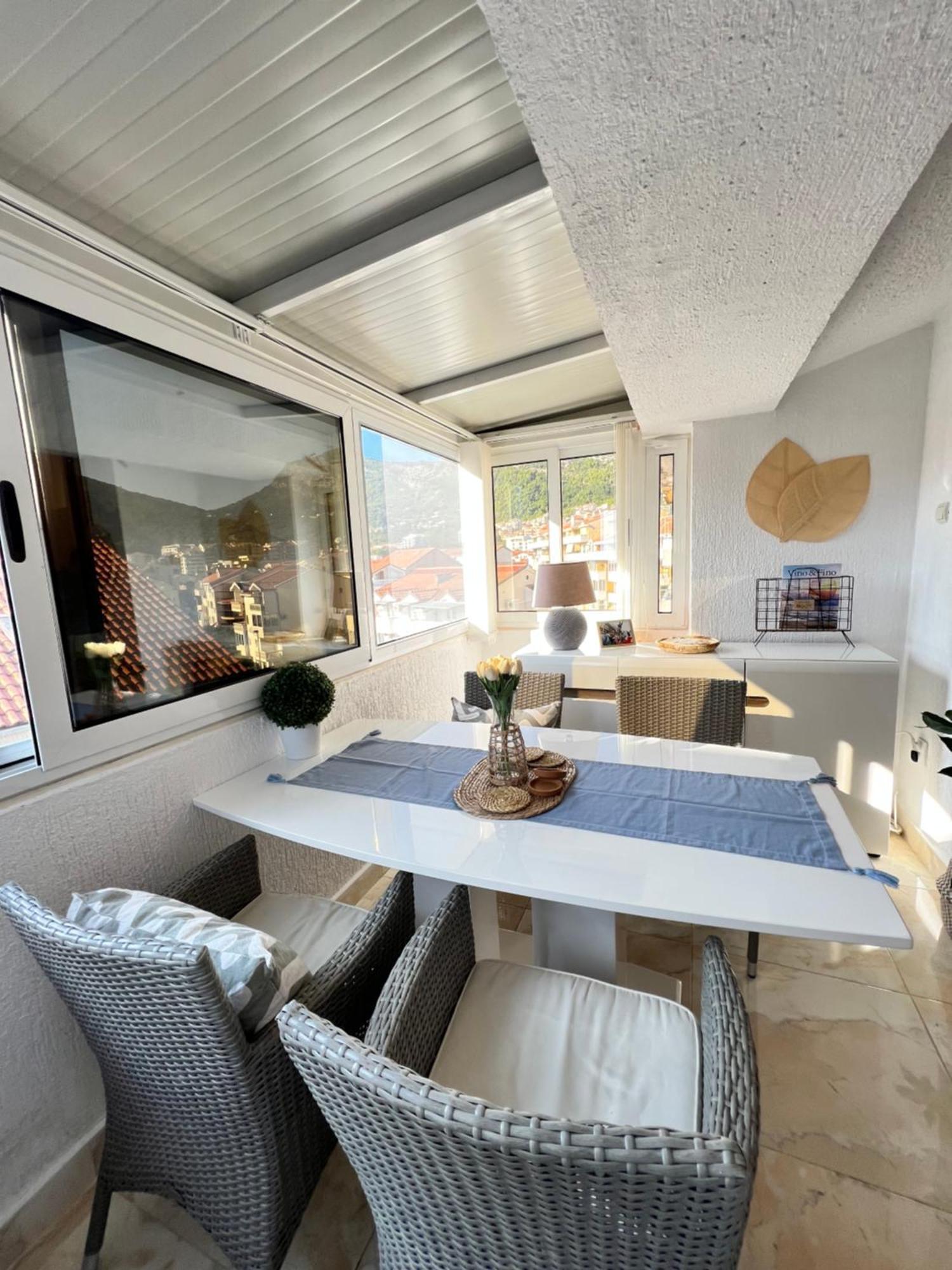 Apartment Bamboo House *